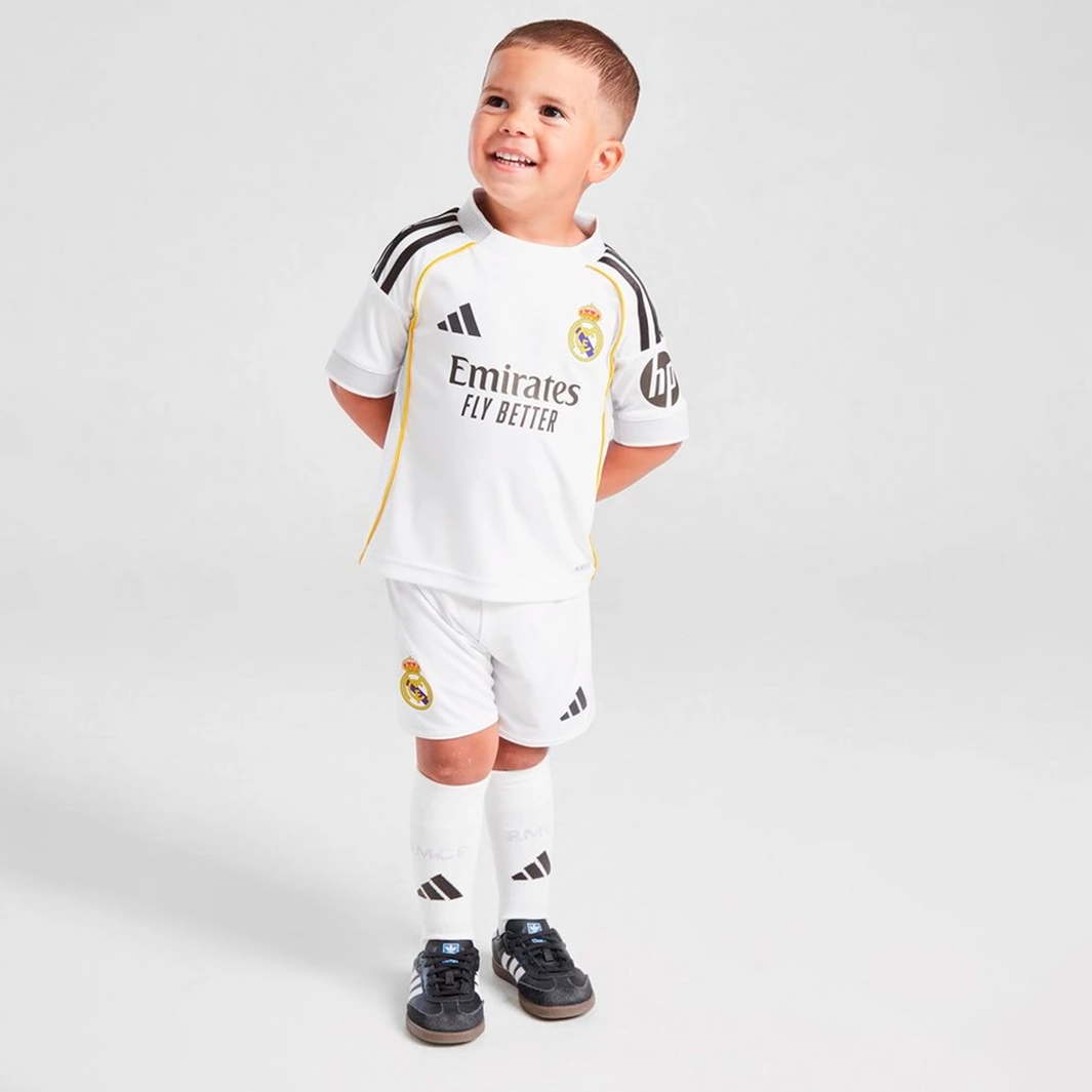 1-257 Real Madrid 2025/26 Home – Kit Niños - Imagen 1