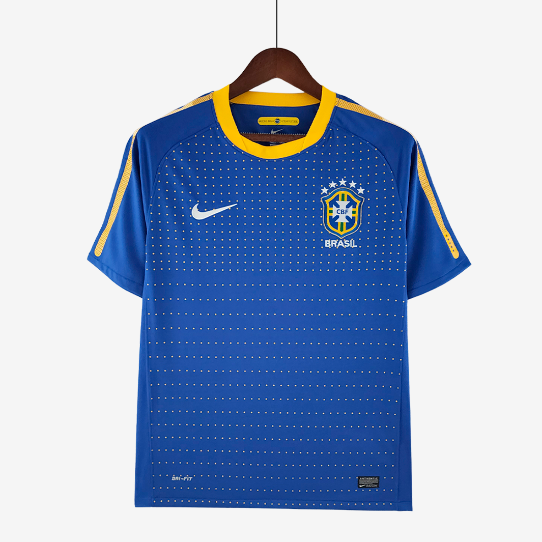 10-2 Camiseta Visitante Brasil 2010 – Versión Retro - Imagen 1