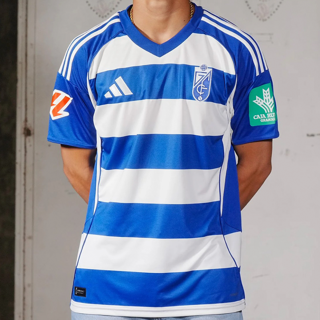 4-374_01cd62ed-ce36-49fd-b94e-4f4c3613f160 Granada 2025/26 Camiseta Visitante Versión Aficionado - Imagen 1