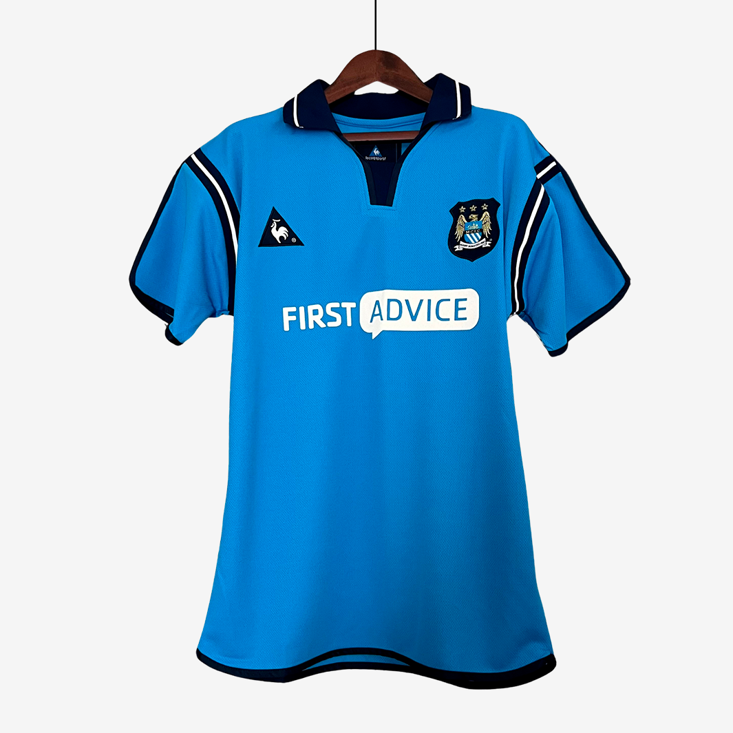 7-309_60a49959-2c26-44e3-9fd8-602d6c94aff6 Camiseta Local Manchester City 2002/03 – Versión Retro - Imagen 1