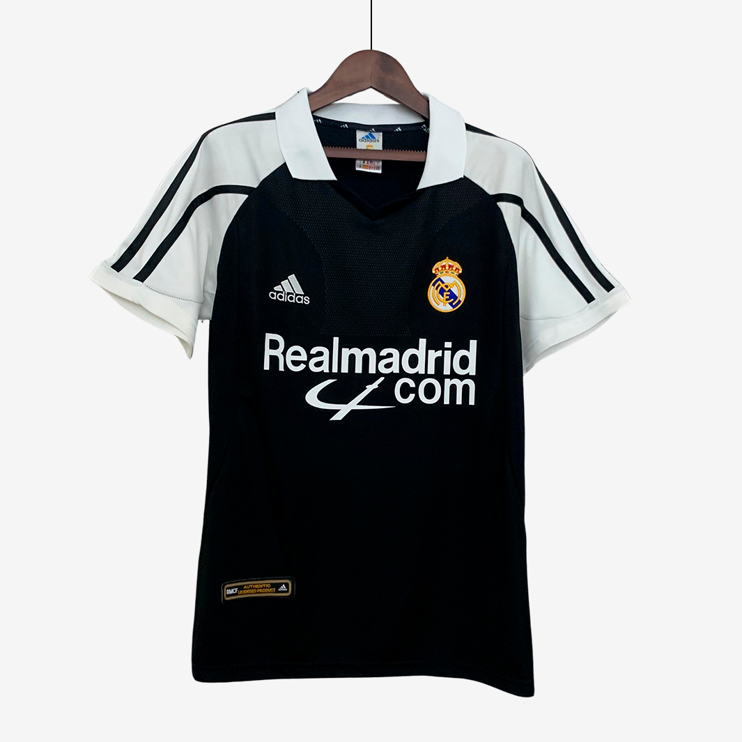 7-88_58f8dac2-5f0a-4be8-a394-045613542975 Camiseta Visitante Real Madrid 2001/02 – Versión Retro - Imagen 1