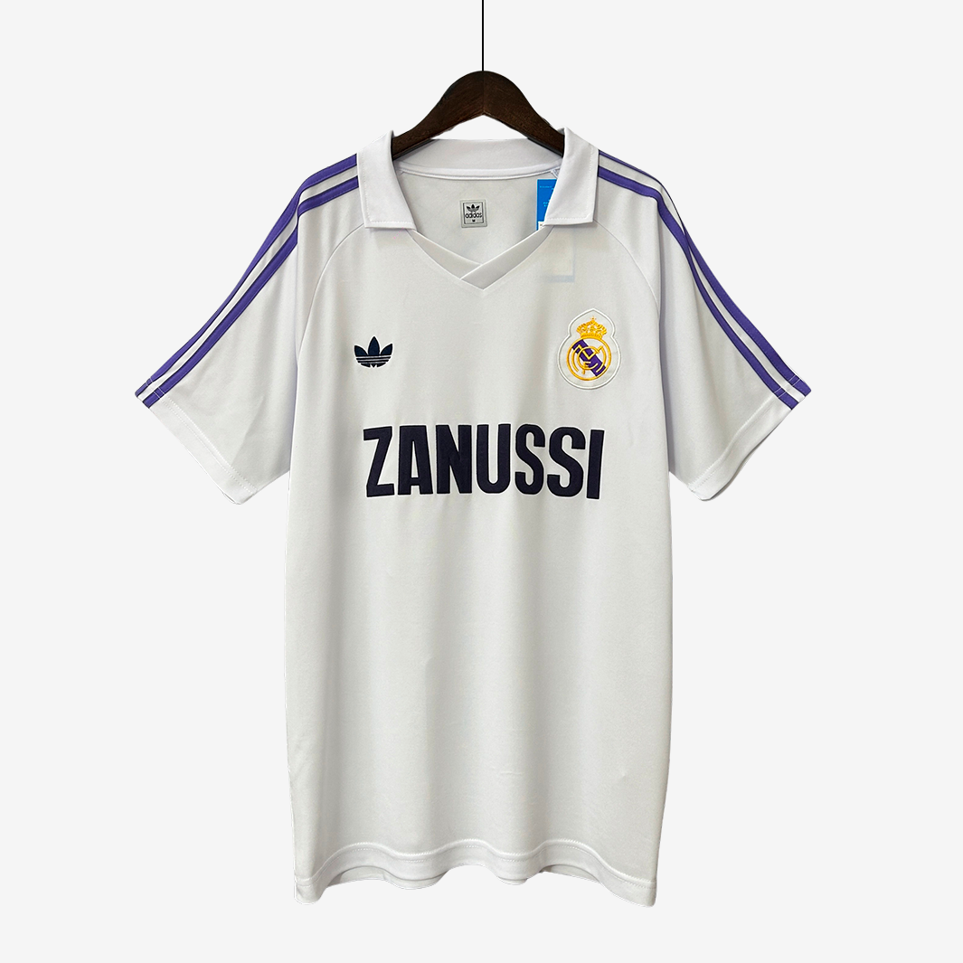 8-44_ea728bf9-9cd9-4cdd-bbb6-dac8cc6433c6 Camiseta Local Real Madrid 1984/85 – Versión Retro - Imagen 1