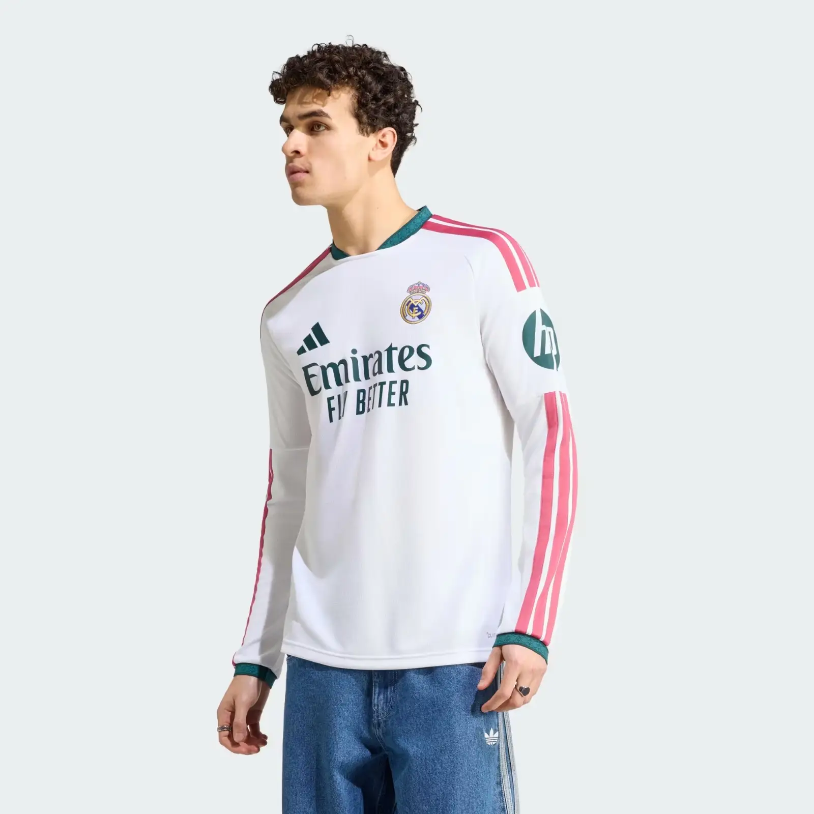 WhatsApp-Image-2026-07-24-at-12.53.52-5.jpeg.webp Camiseta Real Madrid Manga Larga 26/27 Fan Version - Imagen 1